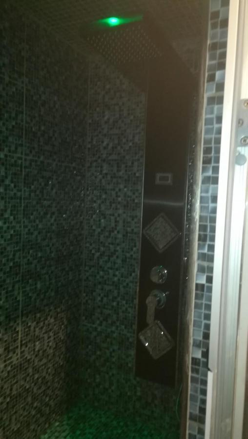Studette Avec Spa & Jacuzzi Sete Luaran gambar